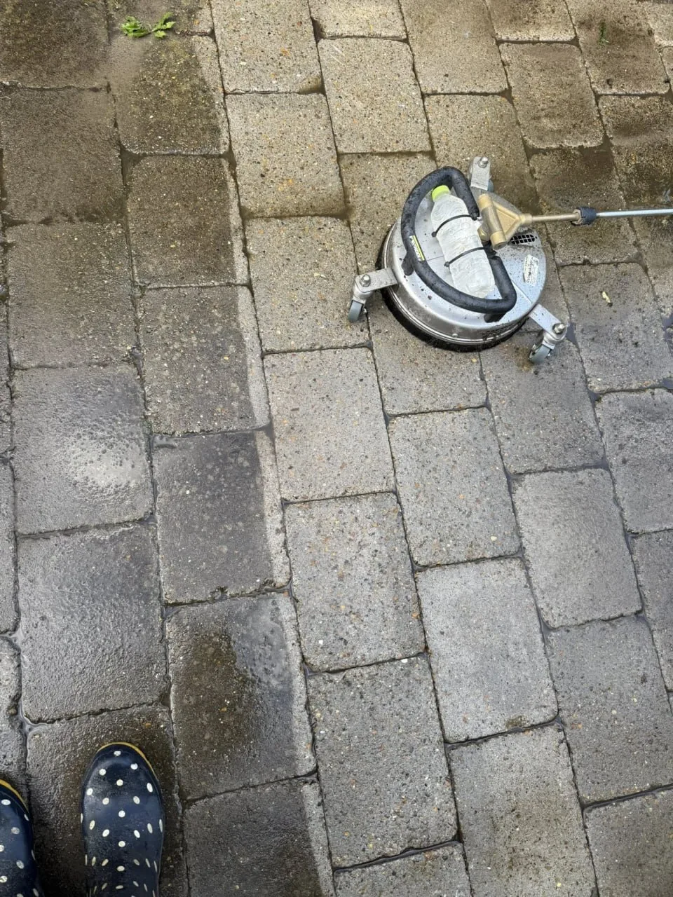 Fliserens i gang med overfladerenser